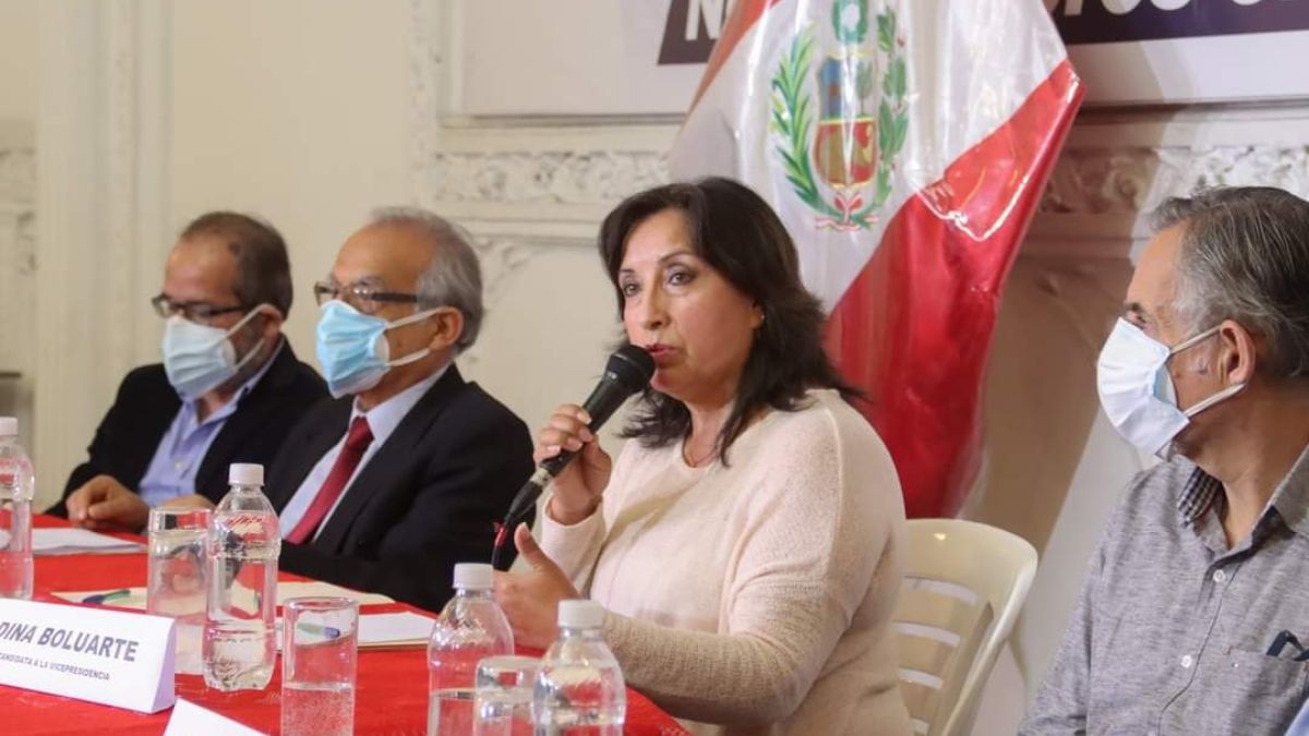 Dina Boluarte Presidenta Peru